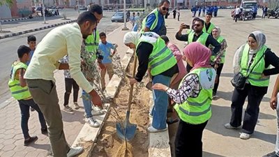 زراعة 150 شجرة زيتون و50 ليمون و60 صبار بحى الأسمرات