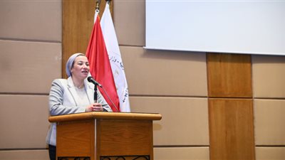 وزيرة البيئة تُكرِّم فريق عمل مؤتمر المناخ COP27