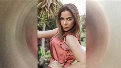 تكريم ألفت عمر بالمهرجان الدولي للتعليم والثقافة