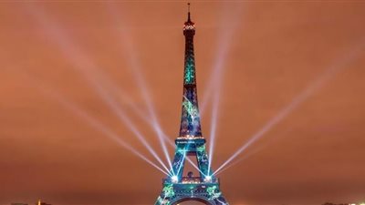 فرنسا تنفق 84 مليون دولار لطلاء برج إيفل