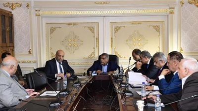 صناعة النواب توصي بحضور وزير قطاع الاعمال لمناقشته حول سياسة الوزارة في شركاتها القابضة