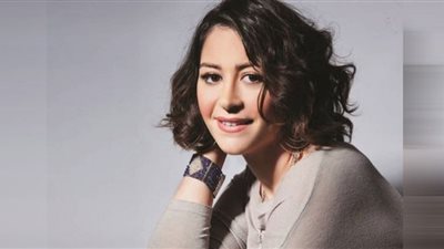 دفاع الفنانة منة شلبى يكذب فيديو ضبطها