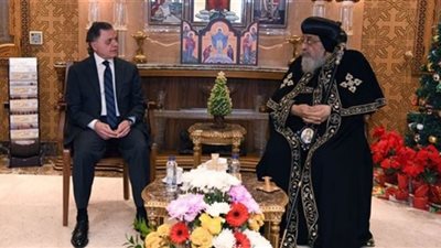 وزير الداخلية يهنئ البابا تواضروس الثاني بعيد الميلاد المجيد