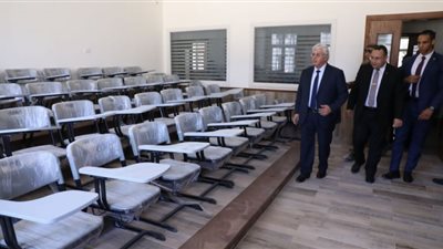 وزير التعليم العالي يتفقد جامعة الإسكندرية الأهلية (صور)