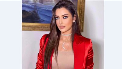 رضوى الشربيني تهوس متابعيها بالأسود المكشوف في مهرجان الفضائيات العربية