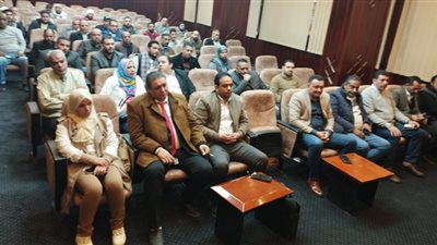 رئيس تجارية الجيزة يلتقي التجار للتجهيز لمعرض 