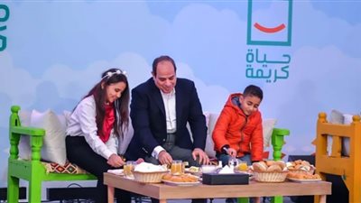 الحكومة مطحونة.. رسائل الرئيس السيسي خلال افتتاحات سوهاج