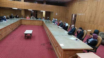 وكيل صحة الإسماعيلية يجتمع مع مديري الإدارات