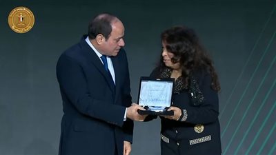 الرئيس السيسي يكرم جورج سيدهم..اعرف السبب