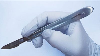 علماء يبتكرون مشرطًا يشم رائحة السرطان