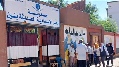 محافظ أسوان يتابع سير امتحانات الدور الثانى للثانوية العامة