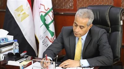 صرف إعانات استثنائية للعمال ضحايا الحادث المروري بالبحيرة