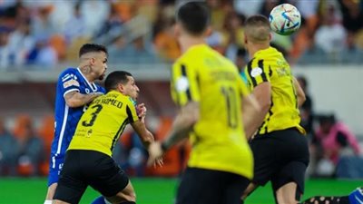 خبير تحكيمي: طارق حامد نجا من البطاقة حمراء مرتين أمام الهلال