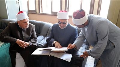 بحث آلية العمل.. أمين 
