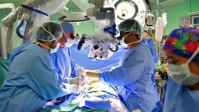 فريق طبى ينجح فى عملية فصل توأم استغرقت 7 ساعات