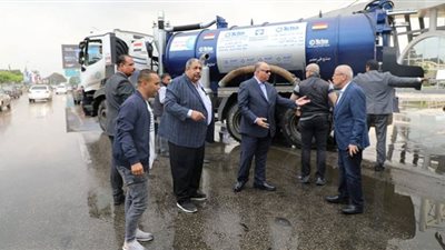 رفع درجة الاستعداد للتعامل مع أى تجمعات للمياه طبقًا للحالة الجوية فى القاهرة