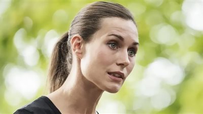 وصلة رقص تُخضع رئيسة وزراء لفحص المخدرات (شاهد)