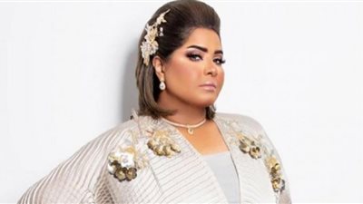 هيا الشعيبي تروج لمسرحية 