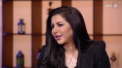 سر الزواج العرفي لإيناس النجار وقضية الخلع (فيديو)