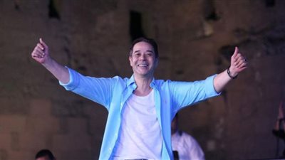 مدحت صالح قلب واحد مع جمهوره بمهرجان القلعة.. صور