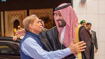 ولي العهد السعودي يبحث مع رئيس الوزراء الباكستاني العلاقات التاريخية بين البلدين