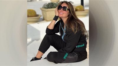 نيرمين الفقي تخطف الأنظار بالكاجوال والليكرا (صور)