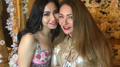 ليلى علوي تقرر رعاية بنات شيرين عبد الوهاب