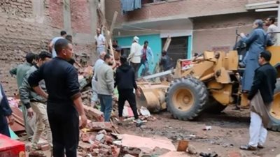انهيار عقار وإصابة شخص بمنشأة القناطر في الجيزة