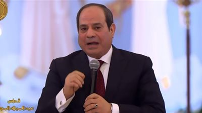 السيسي يهنئ الأقباط بعيد الميلاد المجيد.. إحنا واحد | فيديو