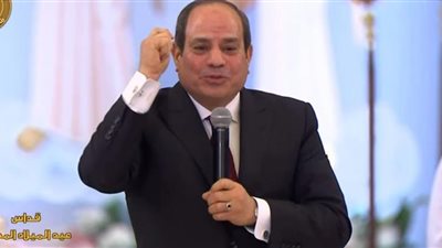السيسي يطمئن المواطنين على الحالة الاقتصادية.. ربنا موجود ولن يتركنا | فيديو