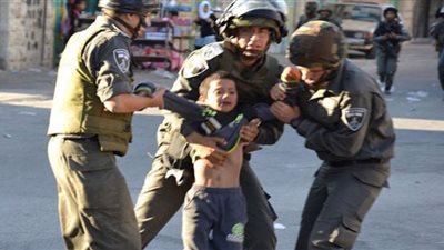 الاحتلال يعتقل 19 فلسطينيا في الضفة الغربية ومُستوطنون يقتحمون الأقصى