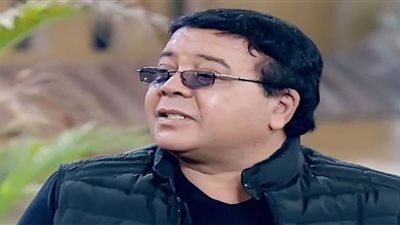 أحمد آدم يبدأ تصوير 