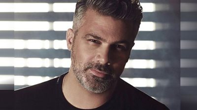 فارس كرم يستقبل مولده بالدموع (صورة)