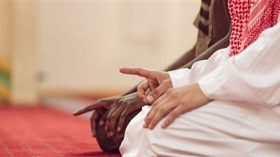 كيفية وقوف المأموم مع الإمام إذا كان المأموم فردًا واحدًا
