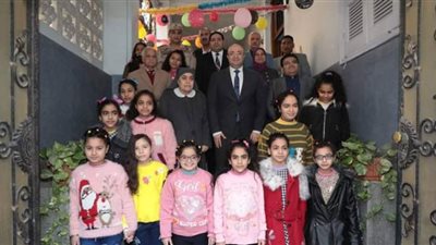 محافظ بني سويف يعيّد على الأطفال في زيارته لدار أيتام صديقات الكتاب المقدس