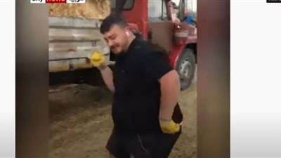 شاب تركي يزلزل مواقع التواصل برقصة الكرش (شاهد)