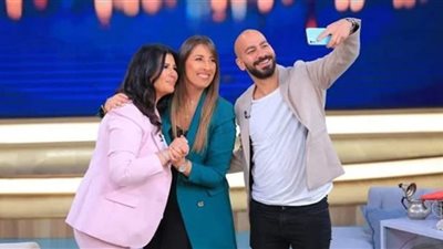 جيلان علاء وزوجها عز شهوان ضيوف «معكم منى الشاذلي»