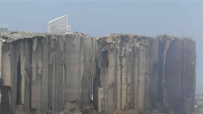 انهيار أجزاء جديدة من صوامع مرفأ بيروت