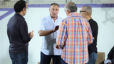 الوزيري يزور بعثة الأهلي