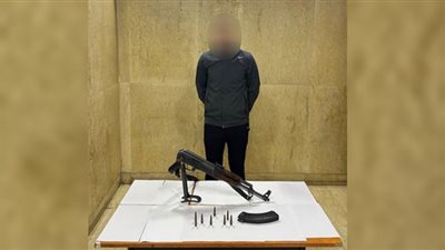 القبض على شخص بحوزته سلاح ناري بالقاهرة