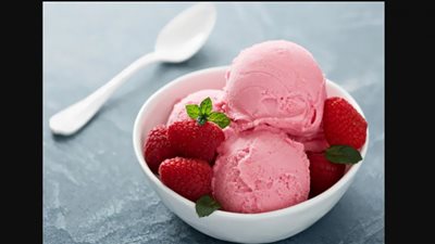 آيس كريم بالفراولة قليل السعرات