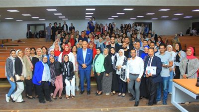 الجامعة الصينية تحتفل باليوم العالمي لهشاشة العظام