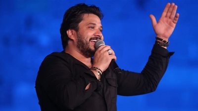 مصطفى حجاج يشعل مسرح المحكى فى مشاركته الأولى.. صور