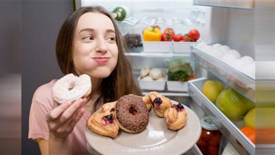 ماذا يحدث للجسم عند الإفراط في تناول السكر؟.. طبيبة تكشف كارثة