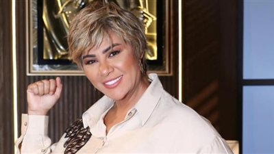 مفيدة شيحة.. أناقة كلاسيكية بلون اللافندر