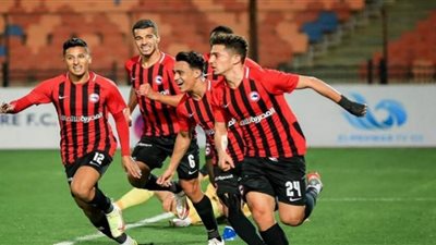 فيوتشر يقضي على طموحات بيراميدز ويهدي الزمالك درع الدوري