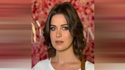 يسرا اللوزي ترد على متابع وصفها بأم الطرشة ( شاهد)