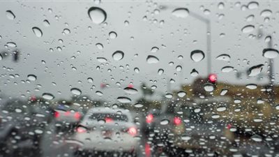 الأرصاد تحذر .. ابتعدوا عن النوافذ ولا تلمسوا الأعمدة