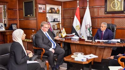 وزير القوى العاملة ومدير العمل الدولية يناقشان حقوق الطفل بالقانون