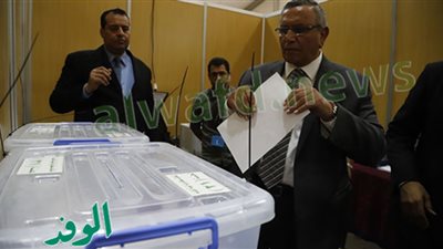 رئيس الوفد يتفقد سير العملية الانتخابية للهيئة العليا.. ويدلي بصوته